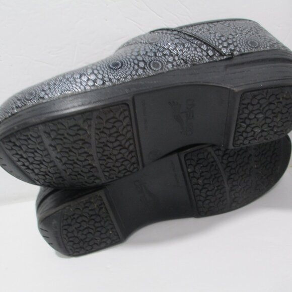 DANSKO XP Clogs Black Silver Tooled Leather Shoes Size 39 (8.5-9 US) - Picture 8 of 8